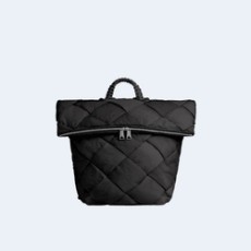 보테가 베네타 패디드 카세트 백팩 블랙